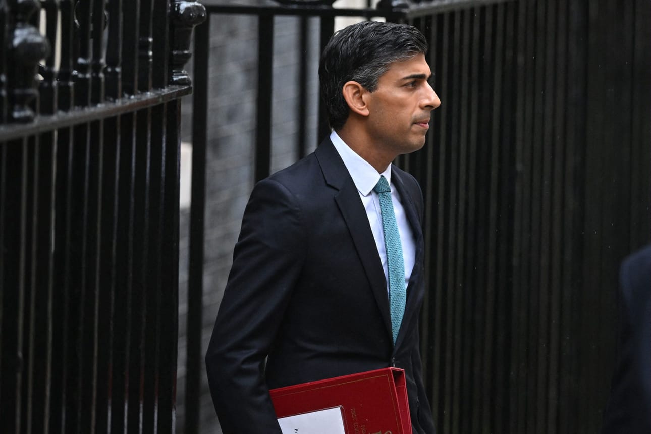 Sunakin uusi hallitus kokoontui tänään ensimmäiseen istuntoonsa Downing Streetillä. LEHTIKUVA/AFP