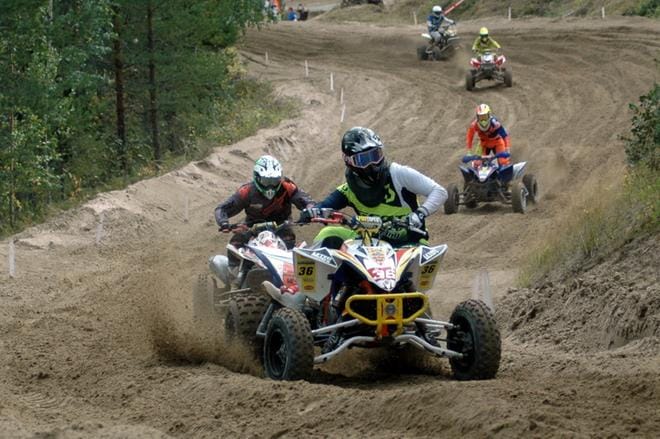 Valtteri Vainionpää vie joukkoa ATV-SM-lähdön pistejahdissa. KUVA: KALEVI VIITA