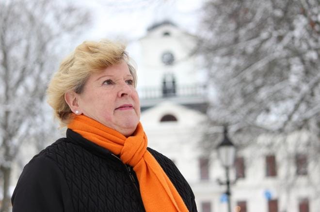 Kristiinan matkailuneuvojan tehtävästä eläkkeelle tänä vuonna jäänyt Helena Kari palkittiin työstään paikallisen kulttuurin hyväksi. ARKISTOKUVA: MINNA ZILLIACUS