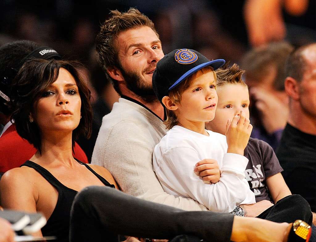 Beckhamien perhe kuvattiin koripallojoukkue Los Angeles Lakersin pelissä viime syyskuussa.