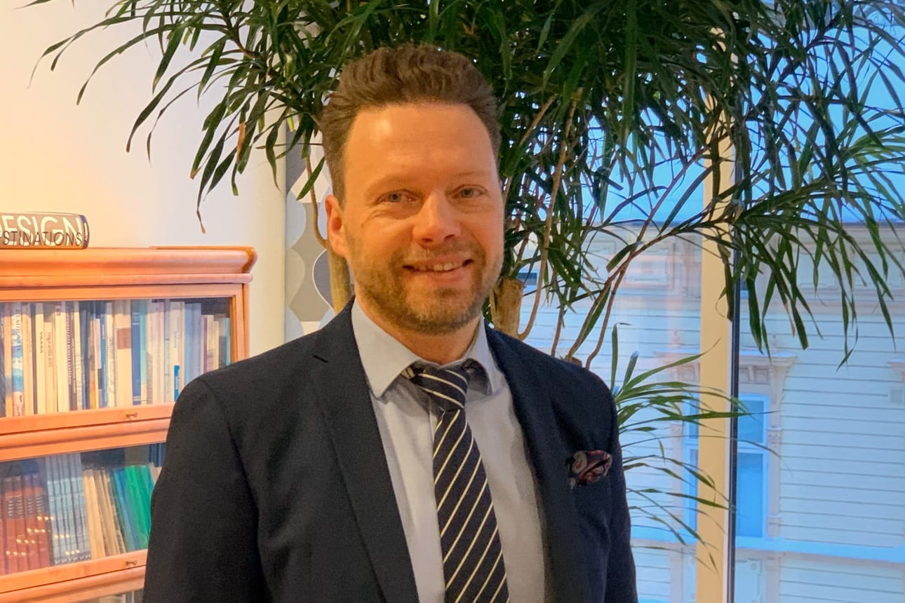 Pohjanmaan kauppakamarin johtaja Mikael Hallbäck tietää suuryritysten etsivän nyt työvoimaa tiheällä kammalla kautta Suomen. Tulevilta työllisyysalueilta odotetaan paljon muun muassa työperäisen maahanmuuton osalta. Arkistokuva