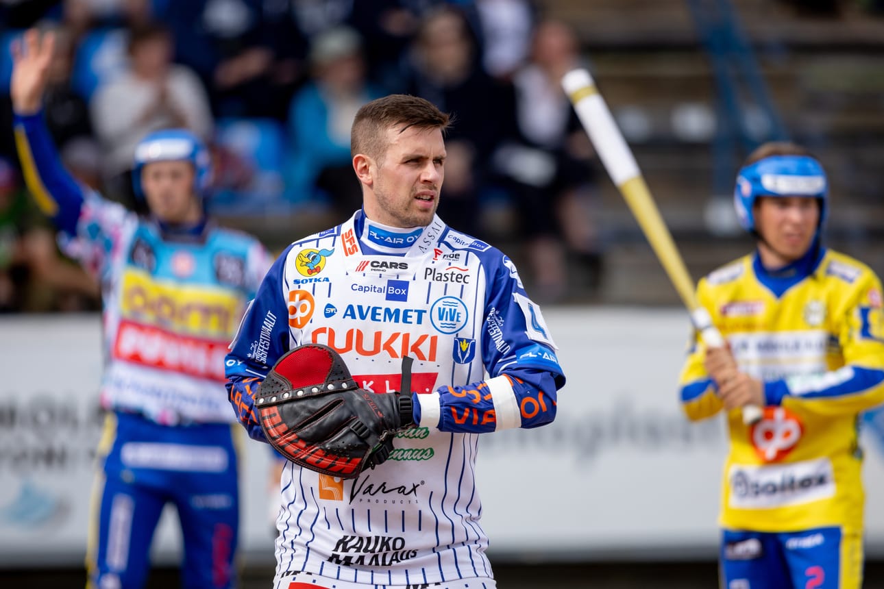 Kopittelussa Teuvo Mäkelä piti Teemu Kinnusta selkeästi Joensuun virkaveljeä parempana.