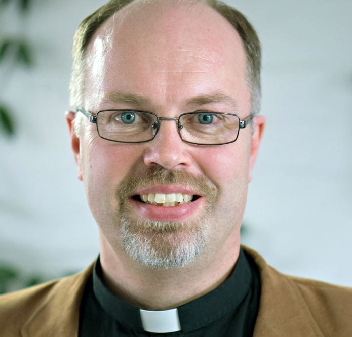 Tuiran seurakunnan kirkkoherraksi valittu Niilo Pesonen on vihitty papiksi vuonna 1994. Hänellä on takana viranhoitoa noin 16 vuotta.