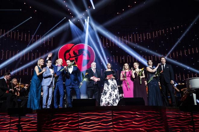 Tangolaulukilpailun finalistikolmikot valittiin Seinäjoki Areenassa torstaina. Vuoden 2019 tangokuninkaalliset selviävät lauantaina. Kuva: Krista Luoma