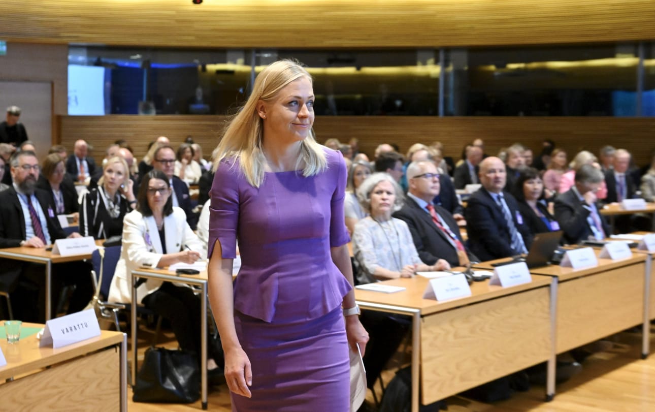 Suomessa pitää ulkoministeri Valtosen mukaan vaalia perusoikeuksia siten, että tänne halutaan tulla myös muualta maailmasta töihin tai perustamaan perhe. LEHTIKUVA / Markku Ulander