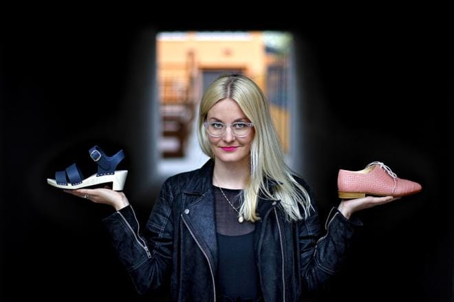 Pop-up-myymälästä Lapualta löytyy Terhi Pölkin kesän 2020 malliston kenkiä. ARKISTOKUVA: TOMI KOSONEN