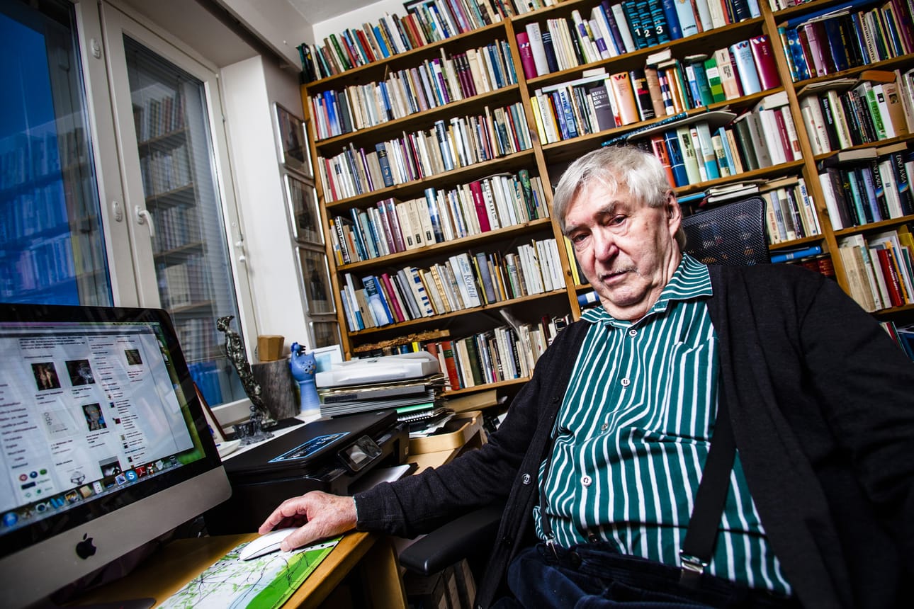 Jorma Etto työhuoneessaan vuonna 2015.