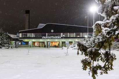 Rovaniemen linja-autoasemasta suunnitellaan väistötilaa pääkirjastolle yli vuoden ajaksi – odotustilasta voi tulla ensi vuonna myös lukusali