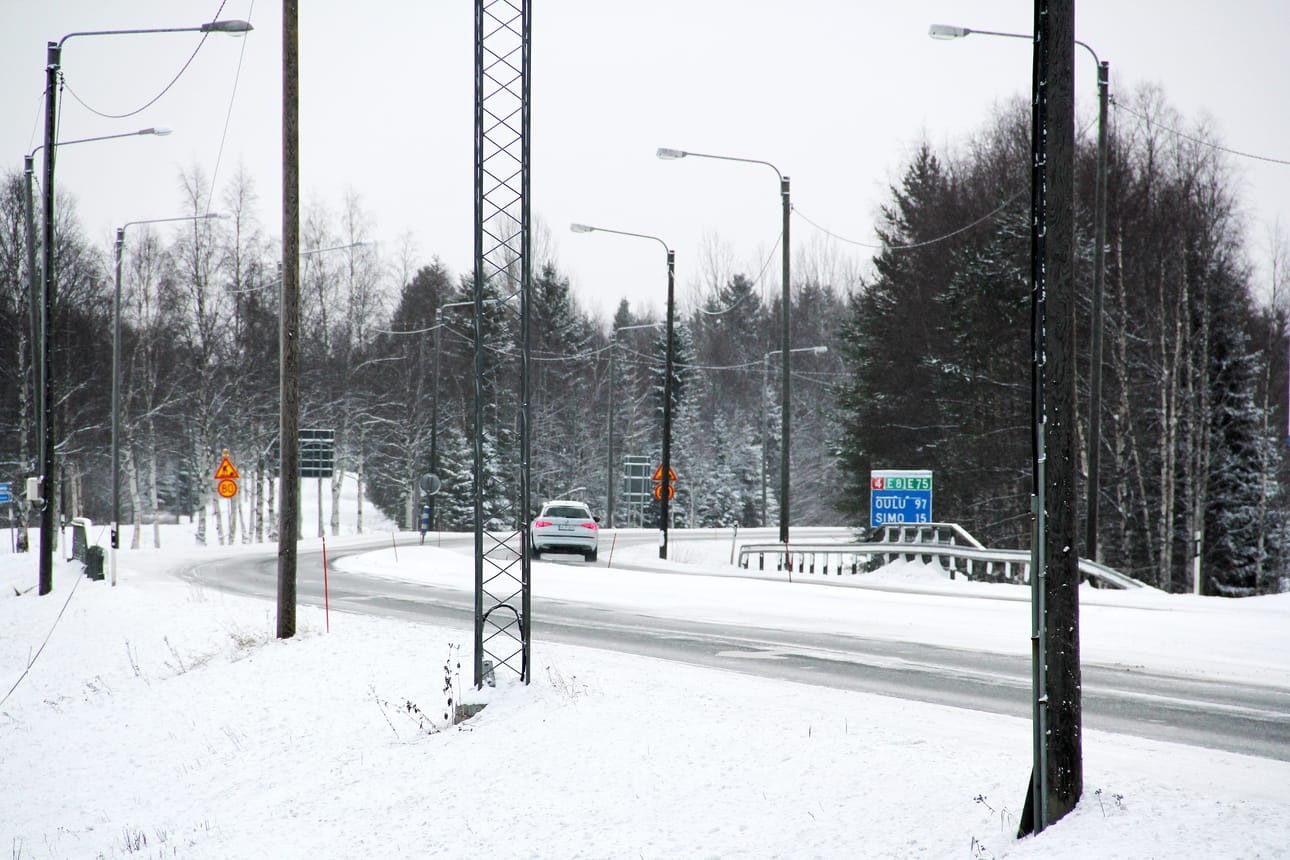 Nelostien Simon Maksniemen taajaman kohdan 800 metrin pätkä saa valtiolta rahaa.