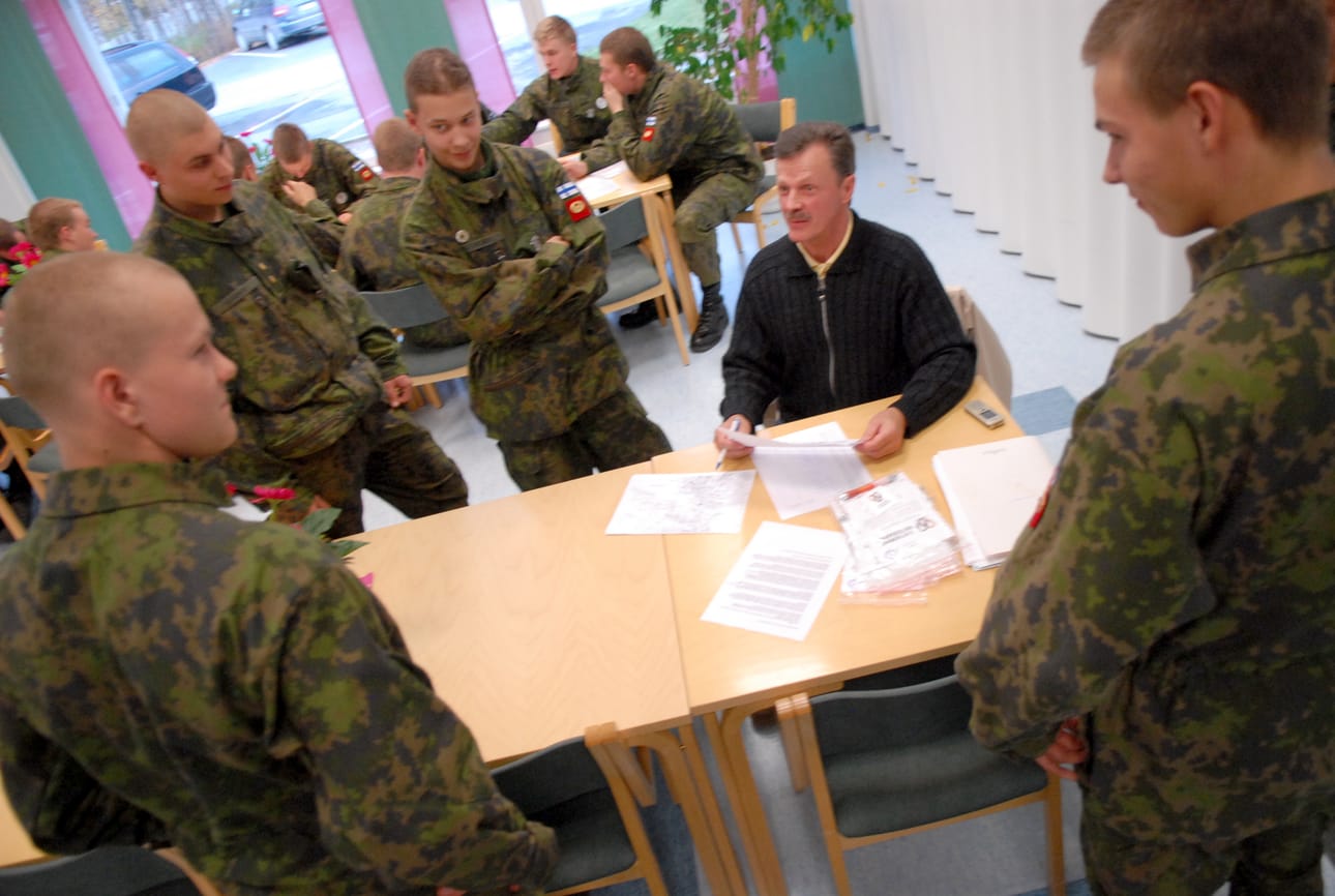 KS arkistokuva Kainuun prikaatin veteraanikeräyksestä vuodelta 2007.