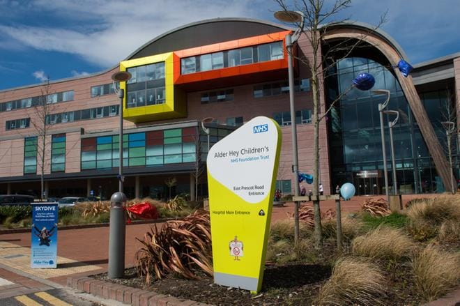 Alfie Evansia hoidetaan Alder Hey -sairaalassa Liverpoolissa. Hän on ollut koomassa jo yli vuoden. KUVA: PETER POWELL