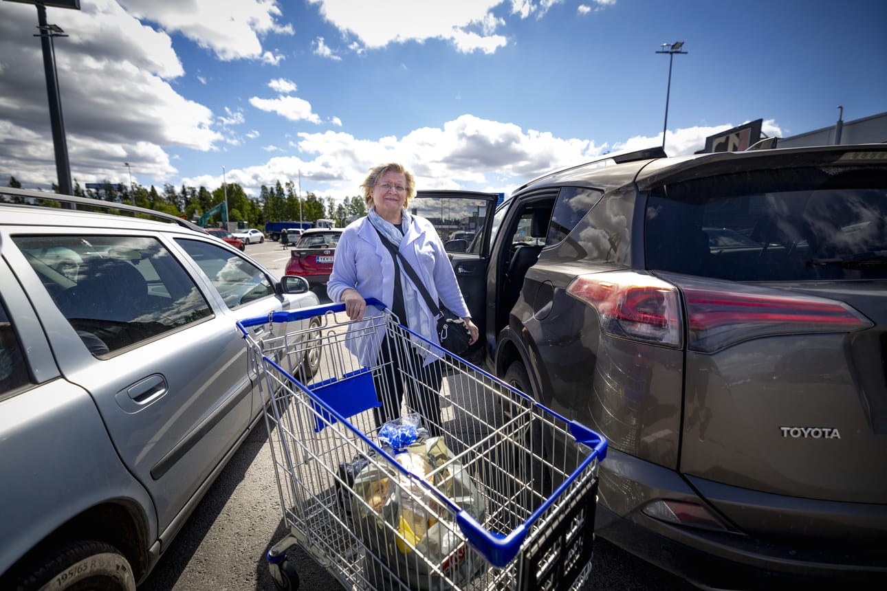 Vuokko Laasala ei välttele liittymän kautta ajamista.