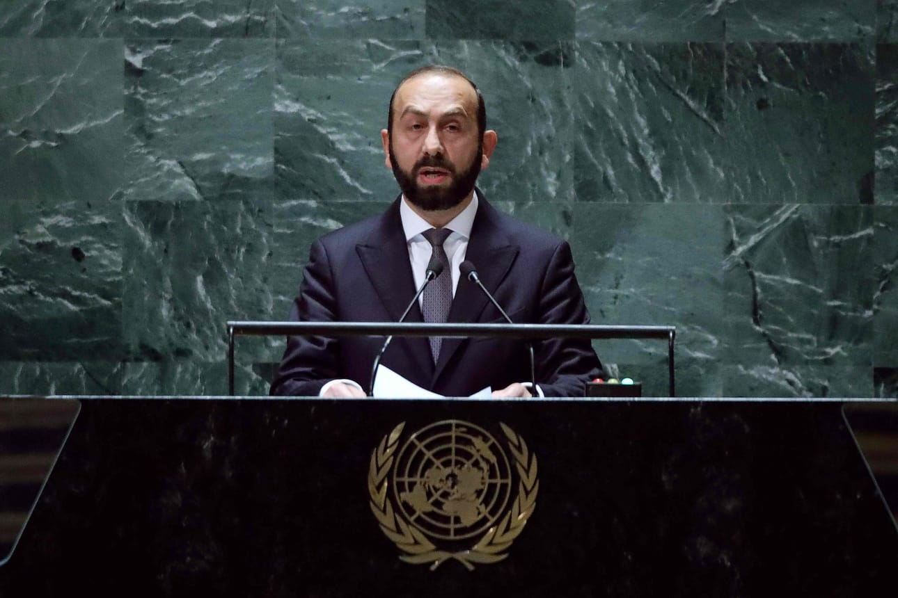 Armenian ulkoministeri Ararat Mirzoyan sanoi YK:n yleiskokoukselle, että alueelle tulisi välittömästi lähettää valtuuskunta valvomaan ja arvioimaan ihmisoikeus- ja turvallisuustilannetta. LEHTIKUVA/AFP