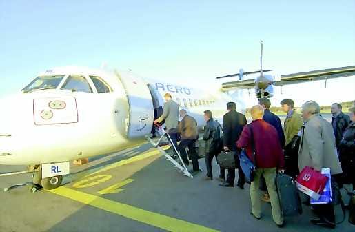 Potkurikoneella operoitavia. Finnairin virolainen tytäryhtiö Aero lentää eteläisessä Suomessa lyhyillä reiteillä.