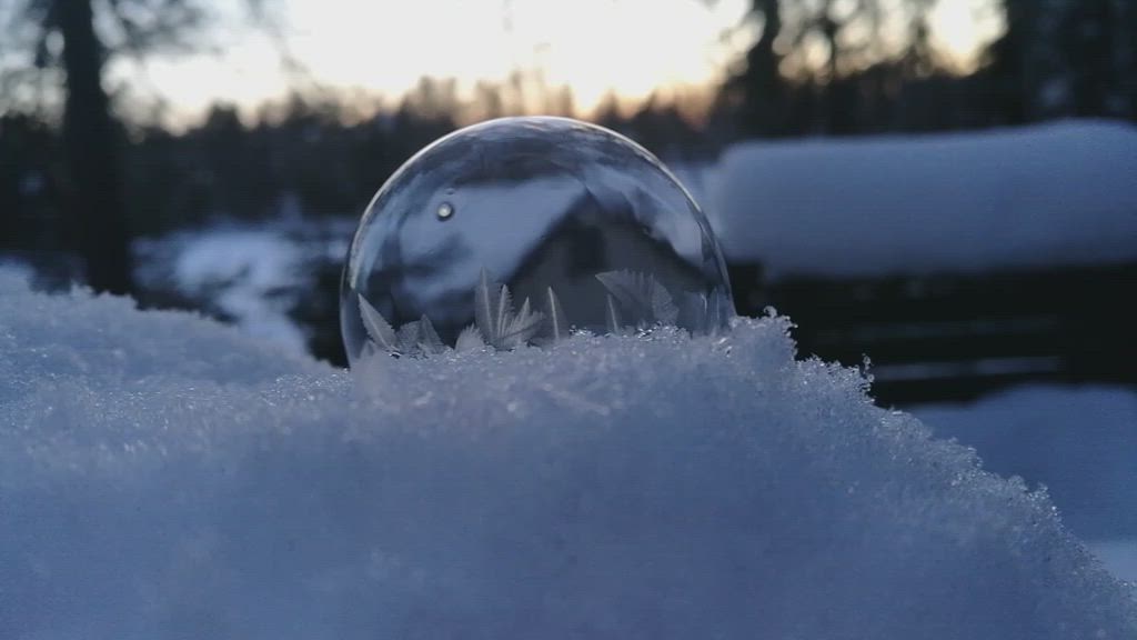Näin saippuakupla jäätyy