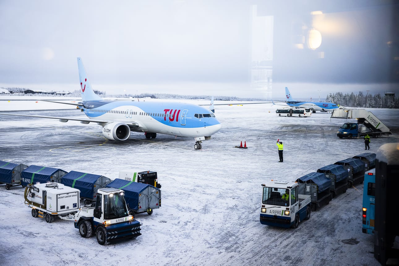 Joulukuu on kiireisintä aikaa Rovaniemen lentoasemalla.