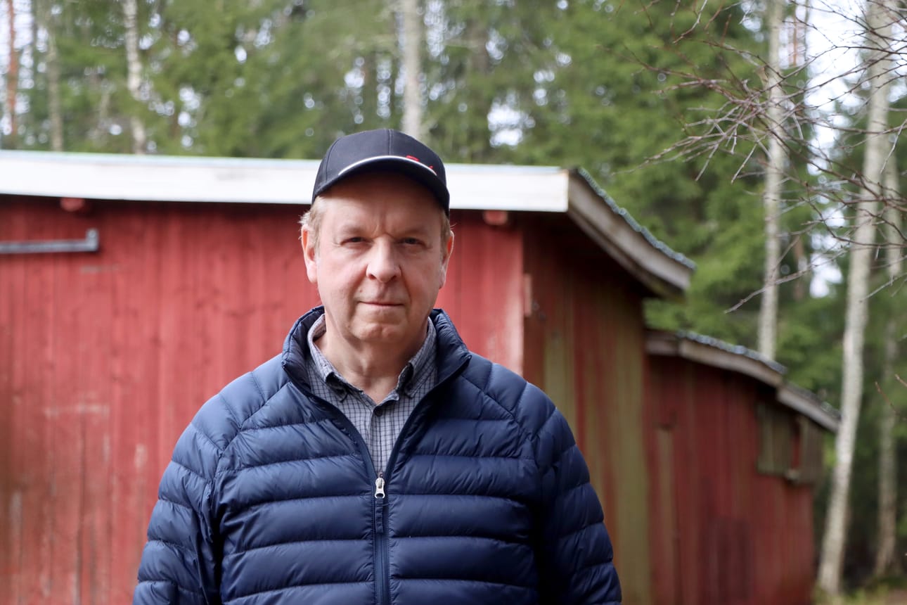 Nykyisin Mustasaaressa asuva Arvi Lepistö on kotoisin Harjunkylästä. Hän otti Jurvan Sanomiin yhteyttä luettuaan, että etsimme tietoa Vanha Huutholma -nimisestä paikasta. Se liittyy hänen sukuunsa.