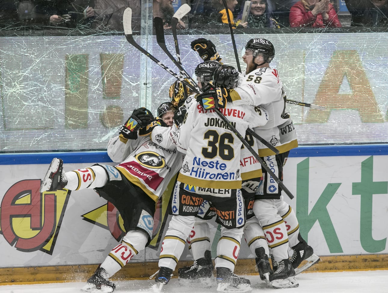 Kärpät aloitti puolivälierät voitolla Ilveksestä.