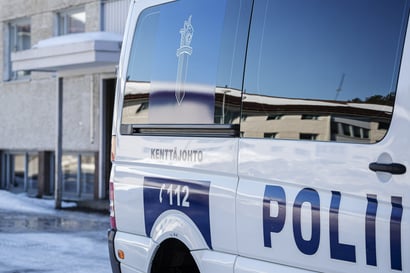 Poliisi: Oulussa väkivaltaisesti varastettu henkilöauto ja epäillyt varkaat löydettiin