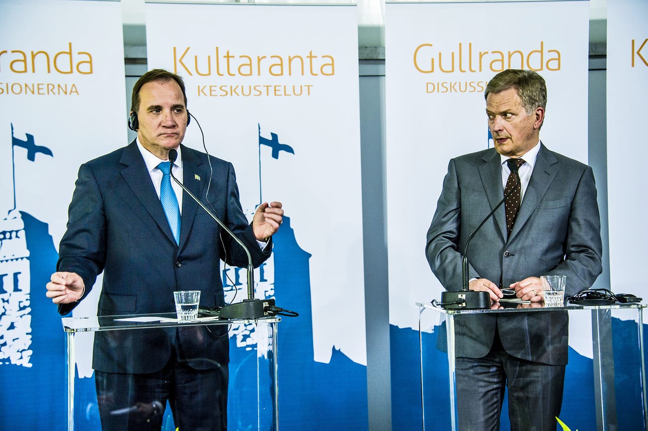 Tasavallan presidentti Sauli Niinistö (kuvassa oik.) käytti puheenvuoron ja arvosteli ruotsalaisten näkökulmaa. Kuvassa myös Ruotsin pääministeri Stefan Löfven.