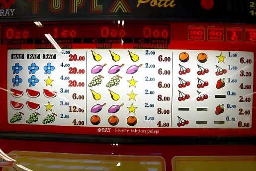 RAY:n peliautomaatteihin vilahtaa euro jos toinenkin vuoden aikana.