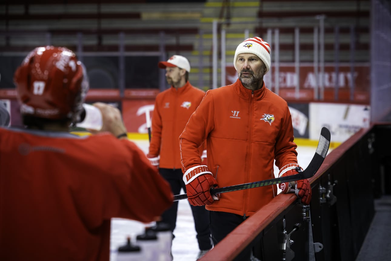 Kimmo Kuhta liittyi täksi kaudeksi kotkapaitoihin.
