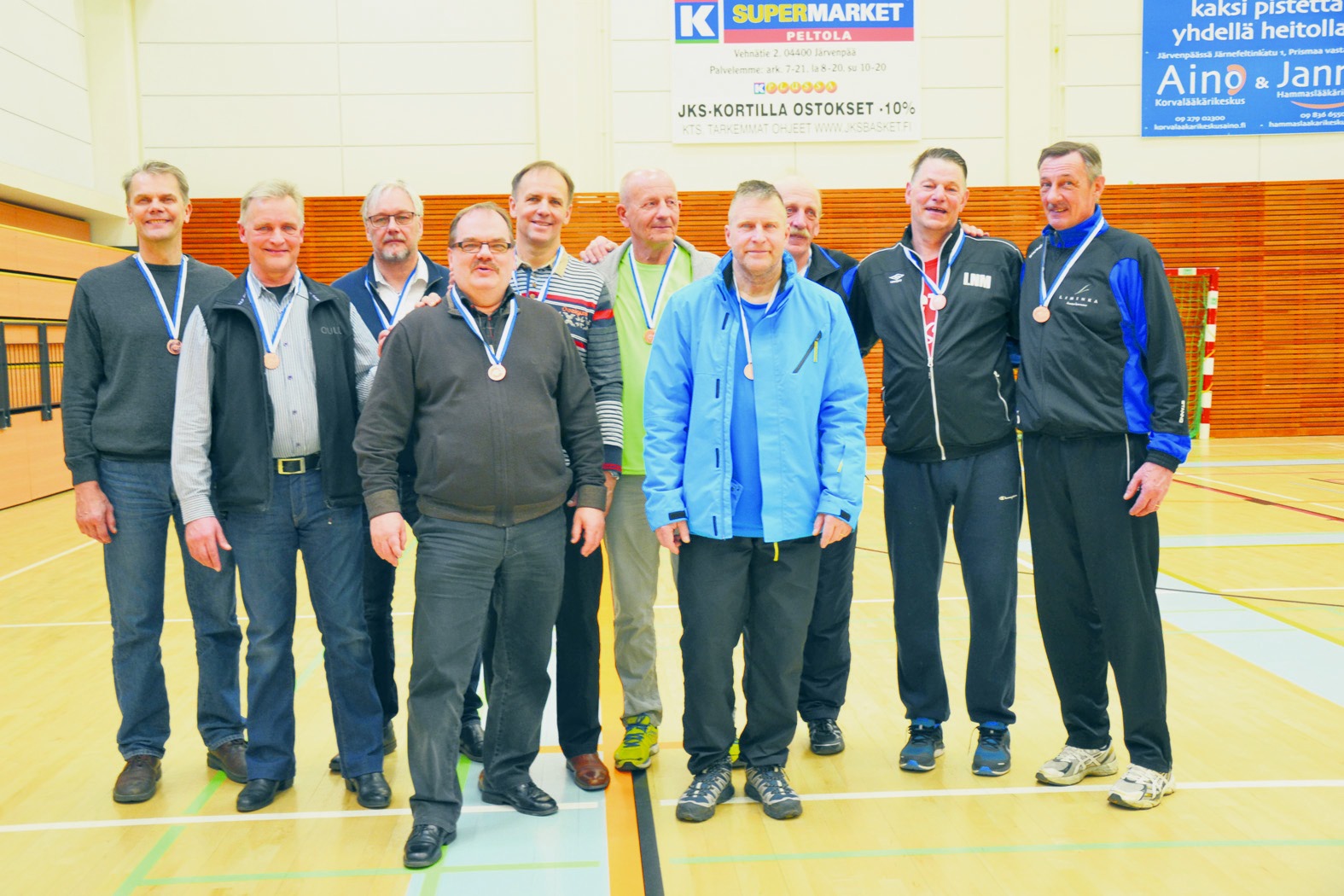 Kuvassa vasemmalta  Juha 

Hämäläinen, Heikki Tuomaala, 

Kalevi Ketonen, Jussi Mäkinen (huoltaja), Vallo Järv, Eero Kouva, Jukka Aho, Reijo Eerola, Veikko Rautio ja Raimo Sangi.
