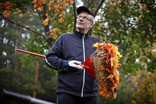 Osakekurssien jatkuva vaihtelu toi Kari Haanpään mielestä jännitystä tämän vuoden Sijoitusmestari-kilpailuun. Hän kertoo ottaneensa isoja riskejä, koska kyseessä oli leikkimielinen virtuaalikisa. KUVA: TOMI KOSONEN