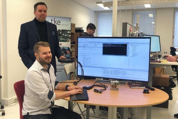 Timo Kesti, Bertil Bäck, Christian Söderbacka ja Tony Ohls työskentelevät kasvavassa vaasalaisessa insinööritoimistossa. KUVA: TK ENGINEERING OY