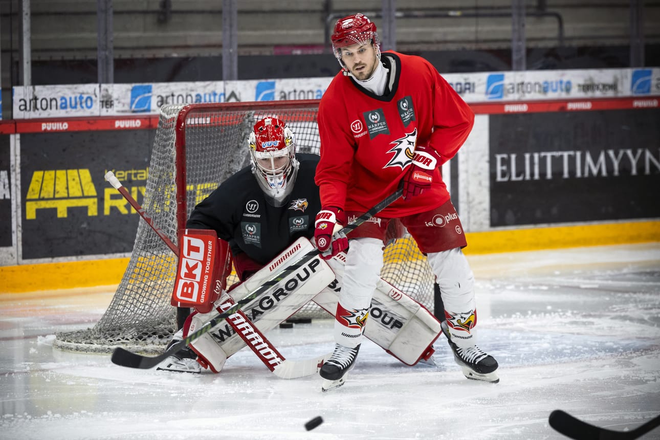 Vaasan Sportin kapteenina toiminut Sebastian Stålberg siirtyy Kärppiin loppukauden ajaksi.