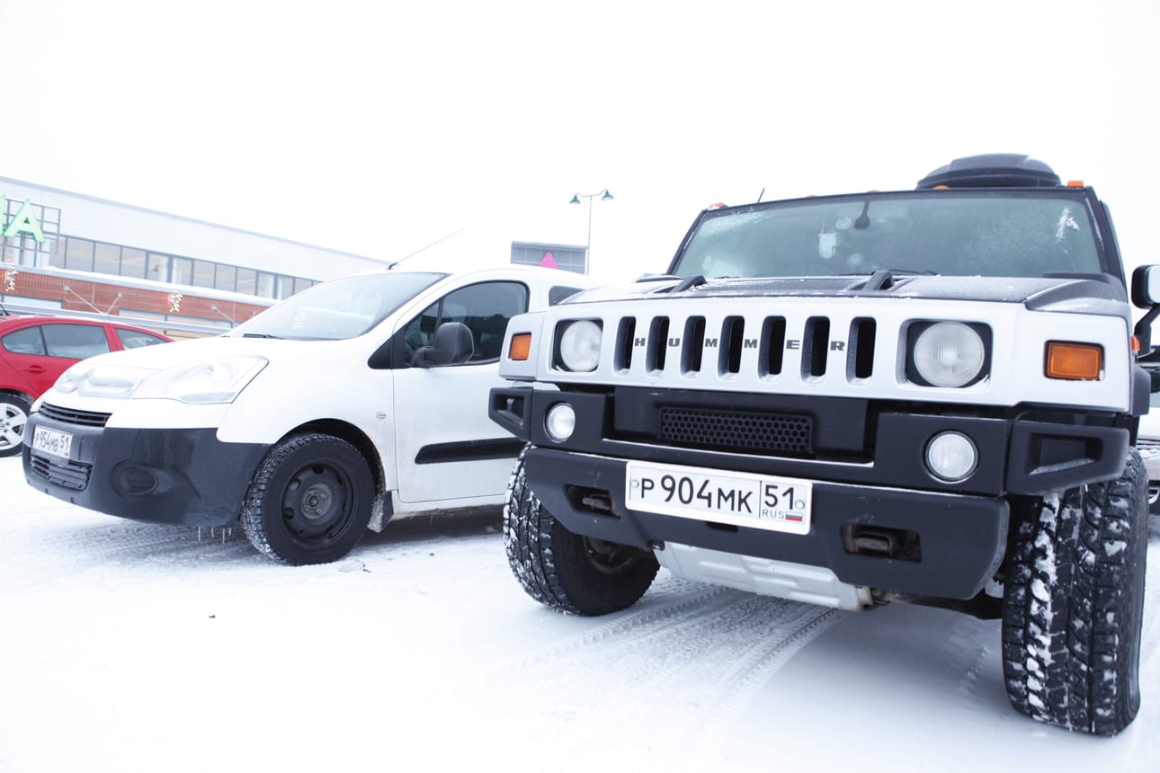 Vuosittain lisääntyvä venäläisten turistien joukko näkyy ja kuuluu kuusamolaisissa kaupoissa. Suuri osa matkailjoista tulee omilla autoilla jopa tuhansien kilometrien päästä.