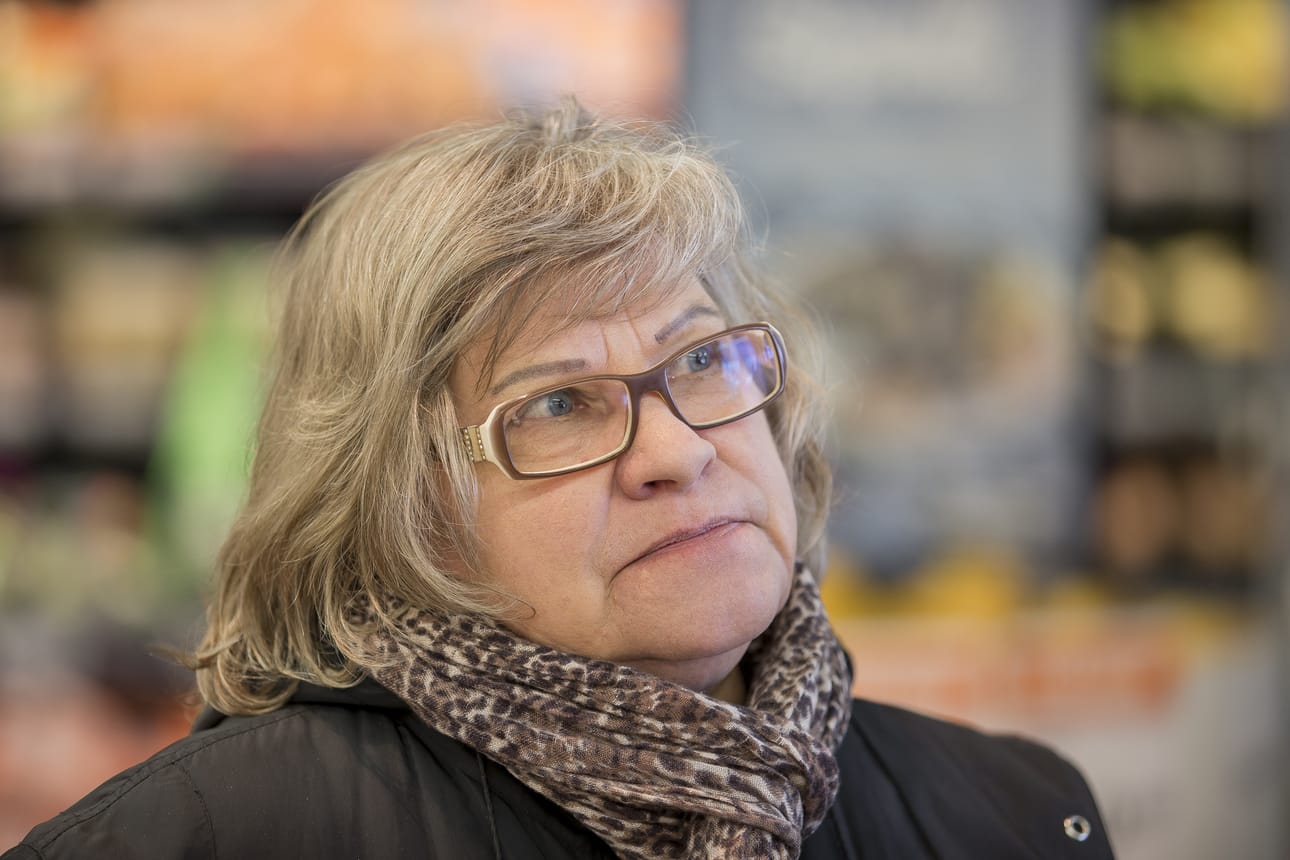Pirkko Nikula asuu Kreivintorin vieressä, joten hän ei aio tehdä nettitilauksia.