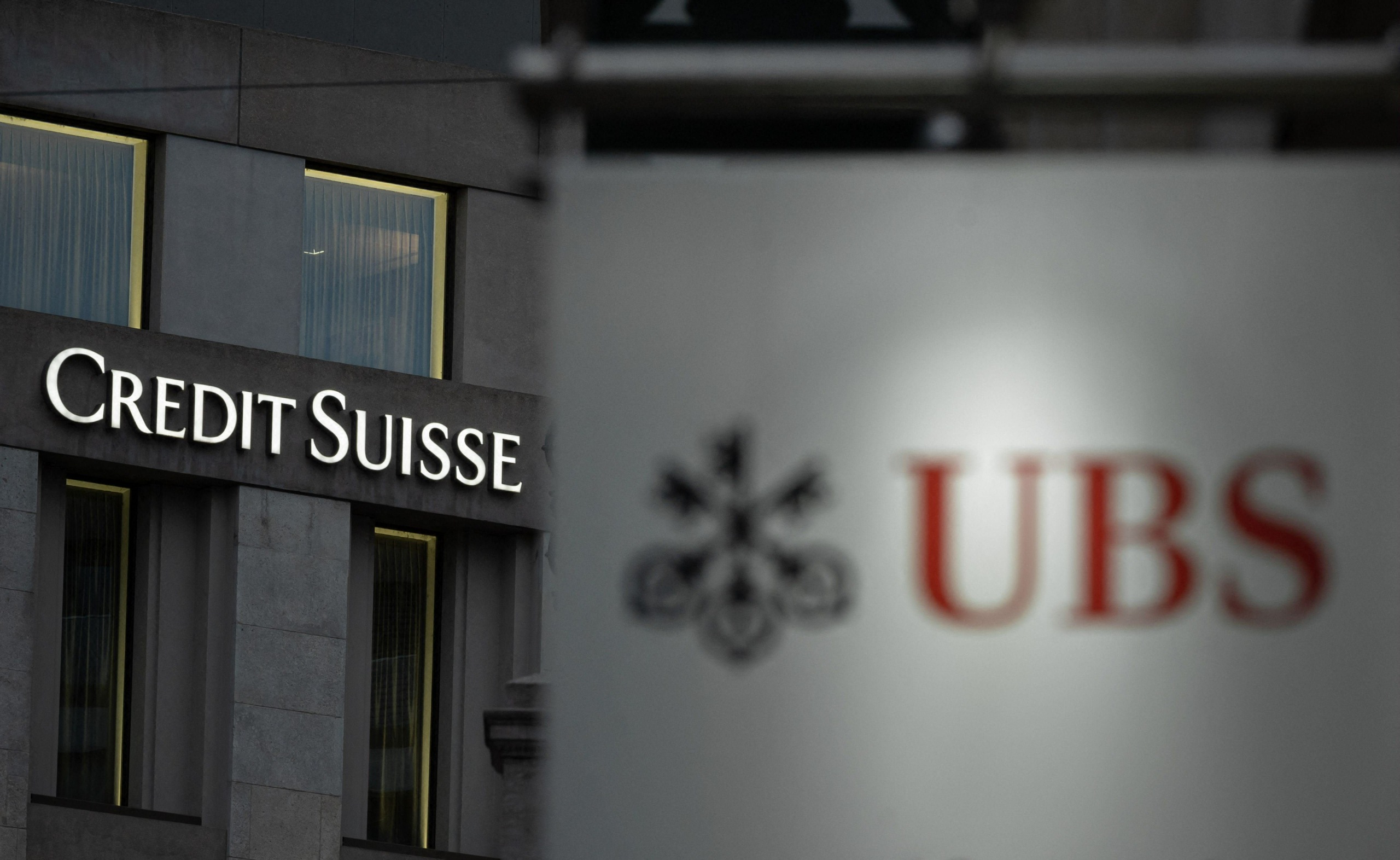 FT: Sijoitusjätti BlackRock ja sveitsiläispankki UBS kiinnostuneita Credit Suissen ostamisesta – BlackRock kiistää lehtitiedot
