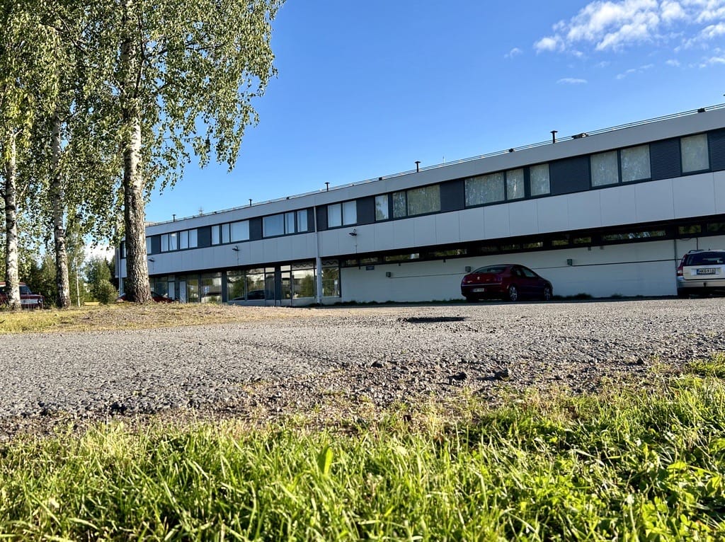 Limingassa Kirkkotien asunnot tunnetaan orpokotina. Nimen alkuperästä liikkuu useita tarinoita.