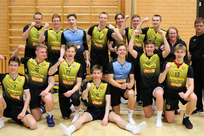 Wisan A-poikien mitaliriemua Kuopiossa. Joukkueessa pelasivat Roope Keskinen, Atte-Elias Puholainen, Anton Välimaa, Aaro Keisanen, Aleksi Mäkiluoma, Joska Försti, Miro Rasinperä, Aatu Pöllänen, Santeri Välimaa, Henrik Heinänen, Valtteri Uusitupa, Topi Kankaansyrjä ja Eetu Mäki. KUVA: RAIJA PUHOLAINEN
