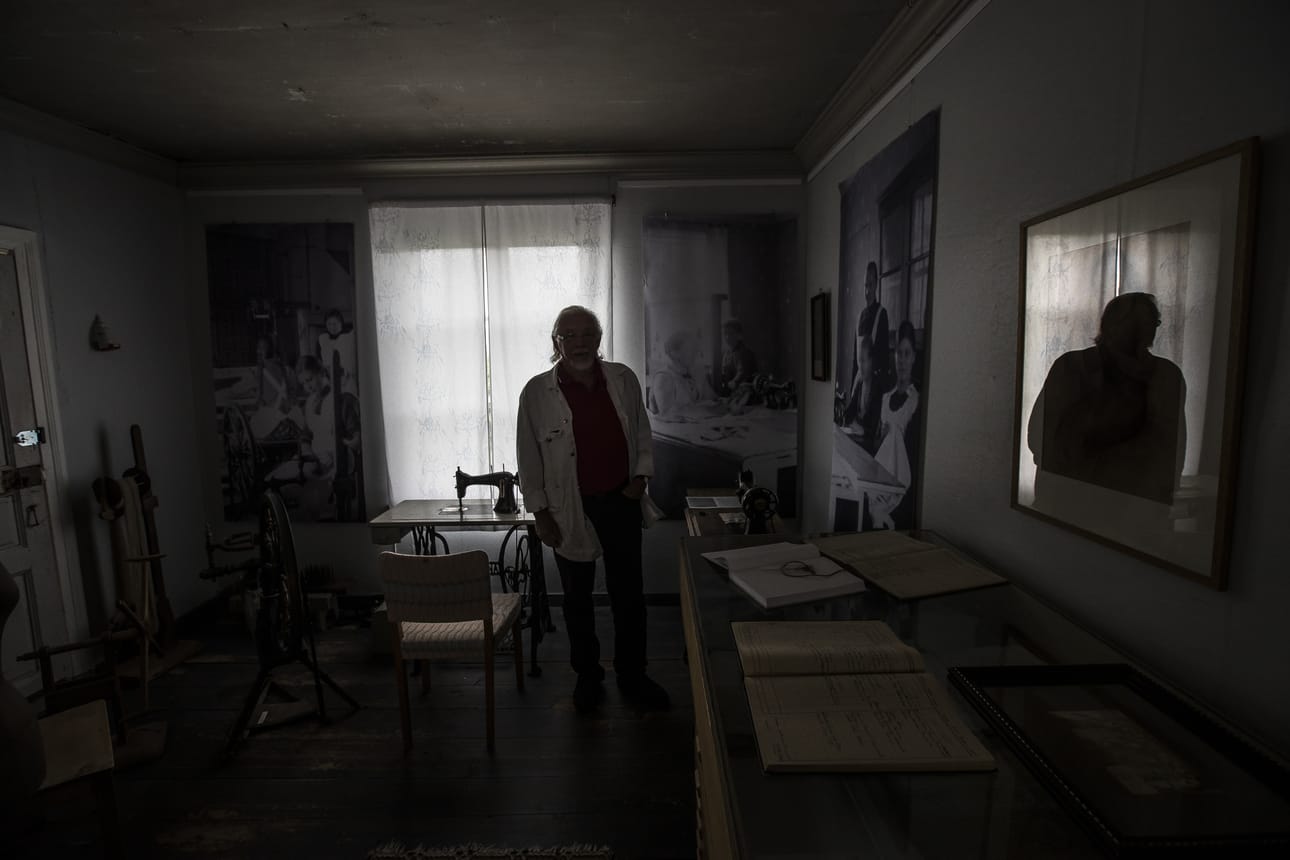 Sofia Lybeckerin säätiön omistamassa talossa on näyttely, joka esittelee Lybeckerin perustaman tyttökoulun toimintaa. Raahen Pimeiden aikaan se oli myös Raahen pimein museo.