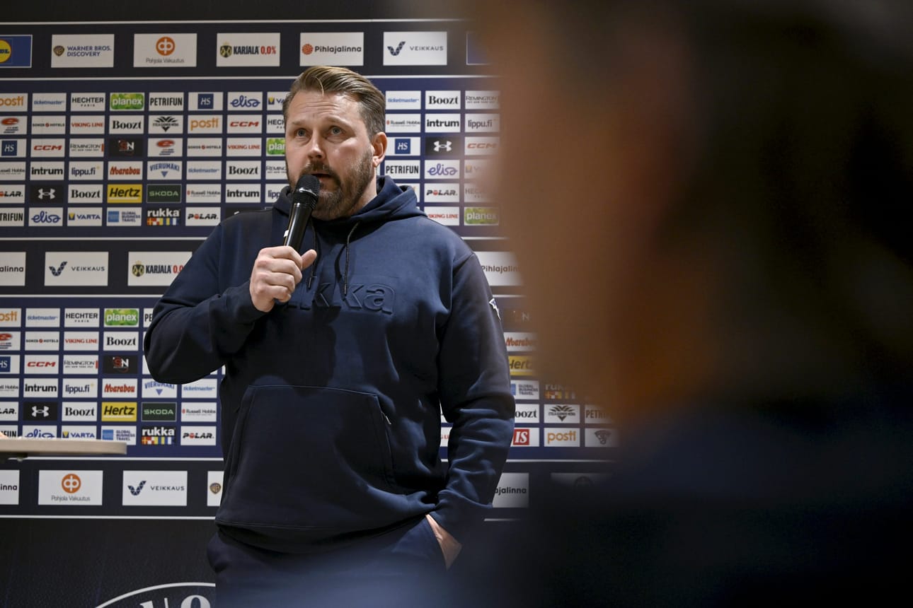Leijonien päävalmentaja Antti Pennanen. LEHTIKUVA / Antti Aimo-Koivisto