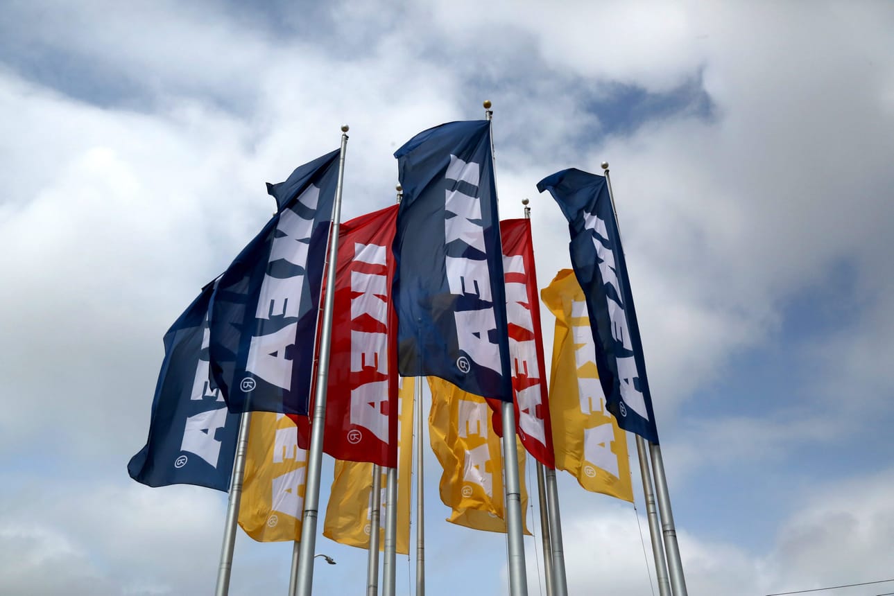 Ikea maksaa yhteensä 50 miljoonan dollarin (48 miljoonan euron) korvauksen kolmelle amerikkalaisperheelle, joiden pikkupojat kuolivat jäätyään kaatuvan Malm-lipaston alle.