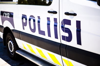 Potilas varasti ambulanssin ja ajoi lähes kahtasataa Pohjantiellä Oulussa poliisia karkuun