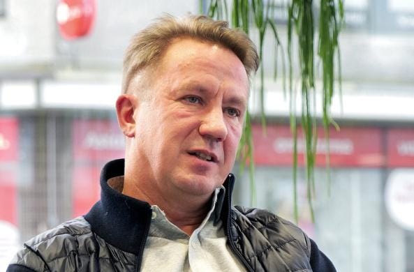 Raimo Sarajärvi puhuu podcastissa muun muassa SJK:n valmentajanvaihdoksista. KUVA: ALEKSI MÄKINEN