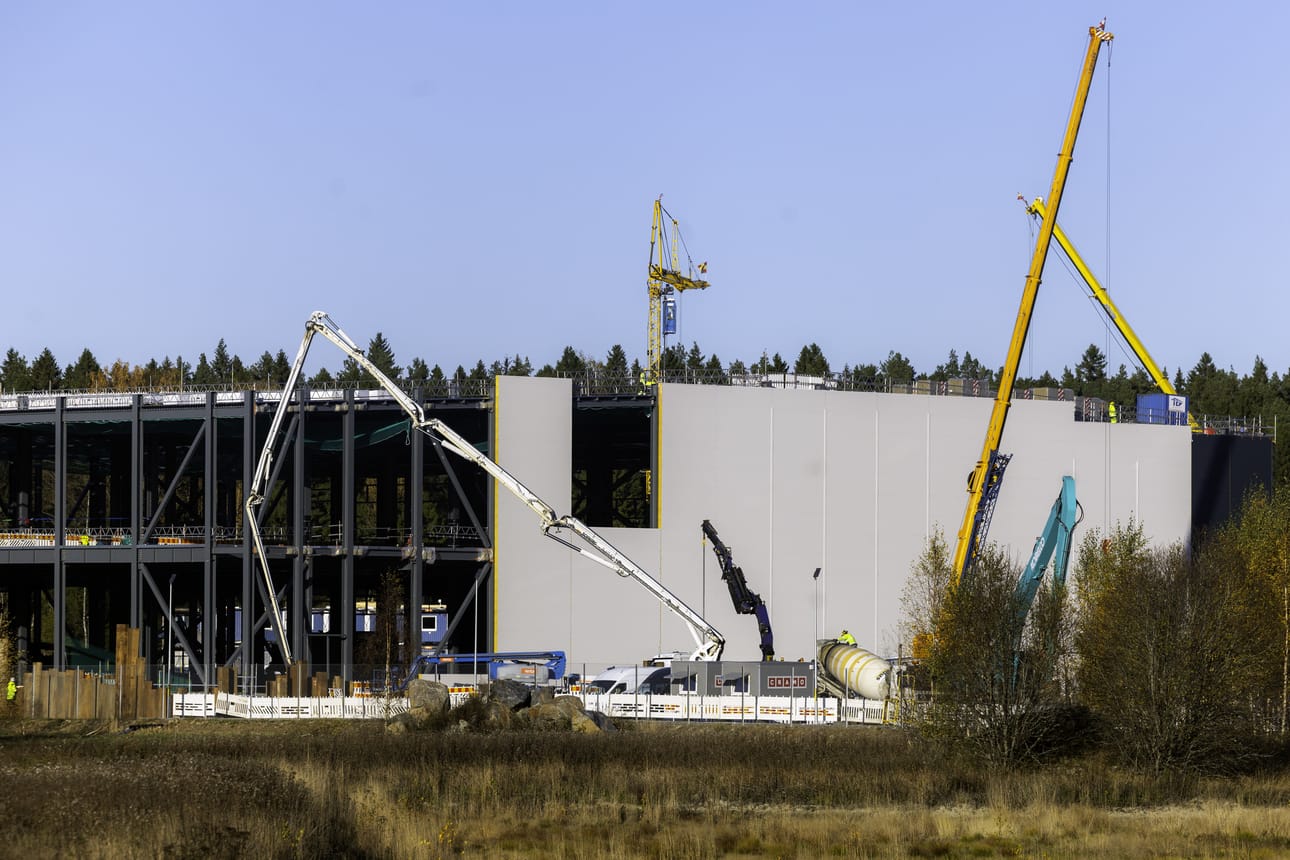 Wall-Yhtiöt oli osakkaana FCDC:ssä, joka oli Vaasan Laajametsän ensimmäisen datakeskuksen hankekehittäjä. Edge Connex rakennuttaa datakeskusta.