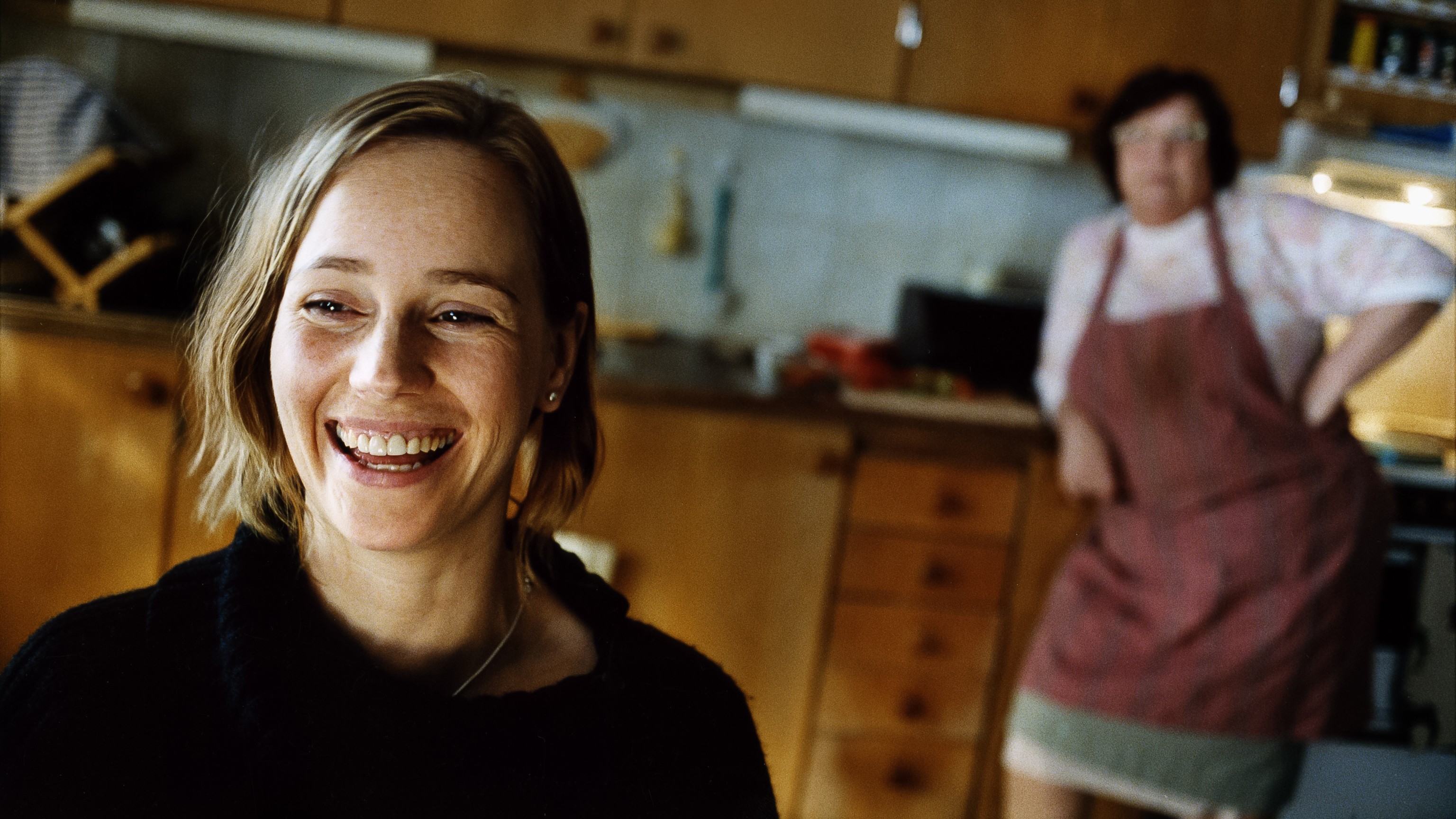 Mia (Sofia Helin) matkustaa Tukholmasta lapsuudenkotiinsa Taalainmaalle isänsä 70-vuotispäiville. Juhlista kehkeytyy perheen välienselvittely.