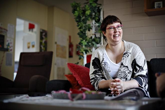 Vasemmistoliiton uudet kansanedustajat olivat kovapalkkaisimpia puolueiden vertailussa. Veronika Honkasalolla oli parhaat tulot meppi Merja Kyllösen jälkeen. KUVA: Markku Ojala