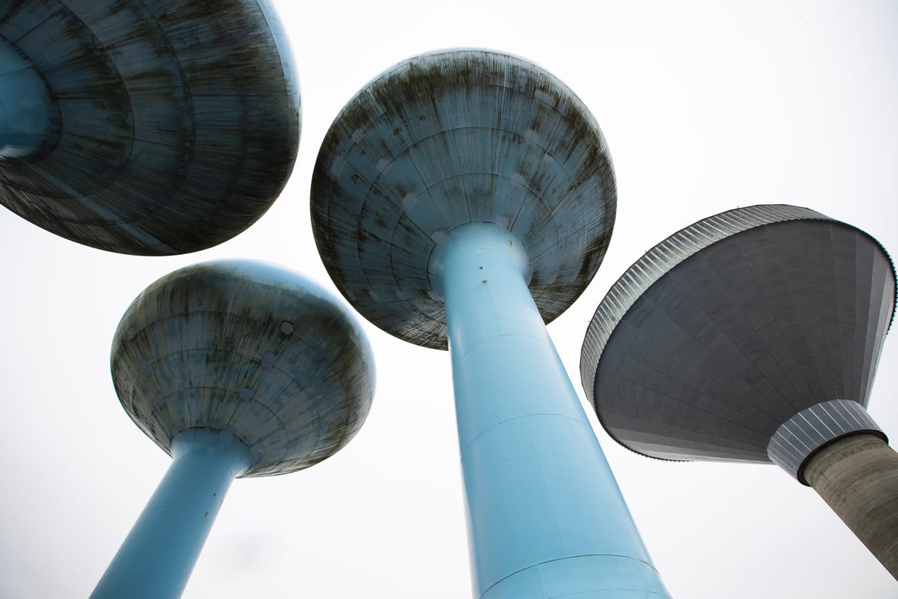 Vanhat vesitornit puretaan pois lähiaikoina, sillä niitä ei enää tarvita. Uusi vesitorni on otettu käyttöön viime viikolla.