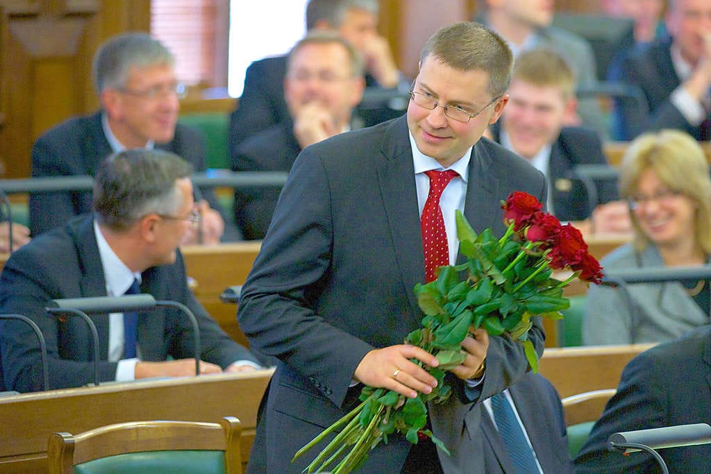 Latvialaiset ovat parin viime aikana joutuneet luopumaan kalliista ulkomaanmatkoista ja luksuselämästä.
