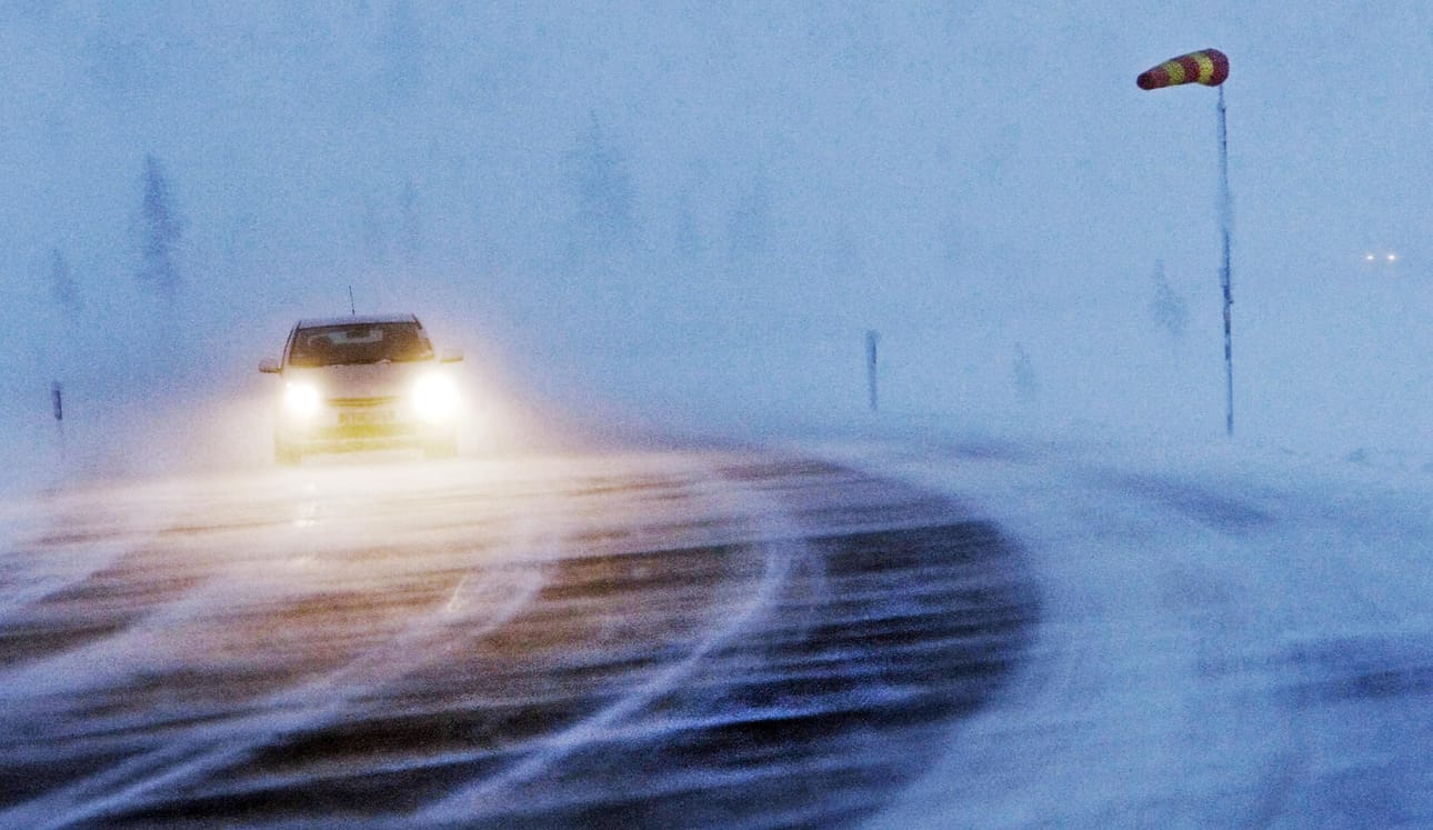 Ilmatieteen laitos ennustaa huonoa ajokeliä perjantaiksi.