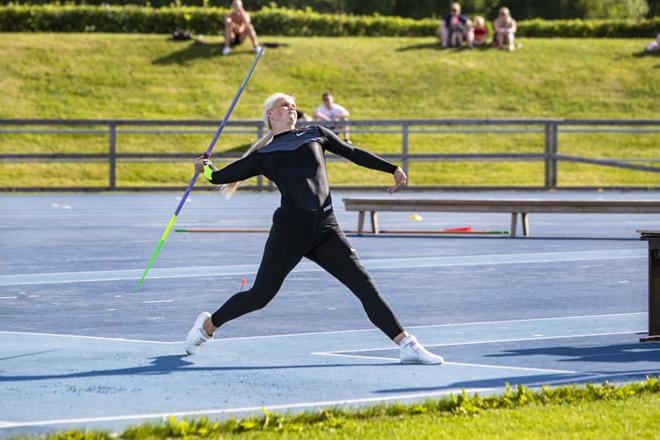 Latvian Lina Muze ylsi tasan 60 metrin tulokseen sunnuntaina Seinäjoella. Hänen ennätyksensä viime vuodelta on 64,87. KUVA: TANJA KORPELA