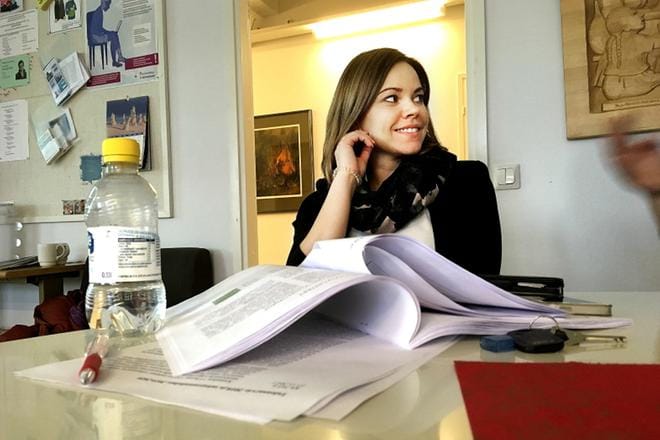 Kaupungin lainasalkun painottuminen pitkäaikaisiin lainoihin yllätti talousjohtaja Laura Mäkivirran. KUVA: JARI E. HAKALA