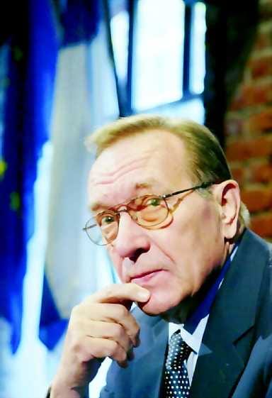 Valtioneuvos Harri Holkerin mielestä SDP ja keskusta estivät kokoomuksen pääsyn hallitukseen 1979, ei Suomen sisäpolitiikkaan tuolloin vaikuttanut ulkoinen voima Neuvostoliitto.