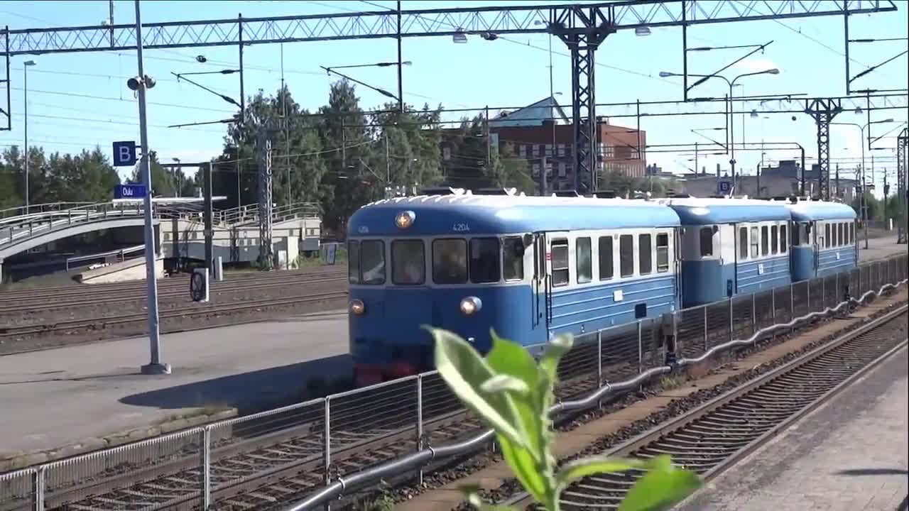Lättähatun saapuminen Oulun asemalle